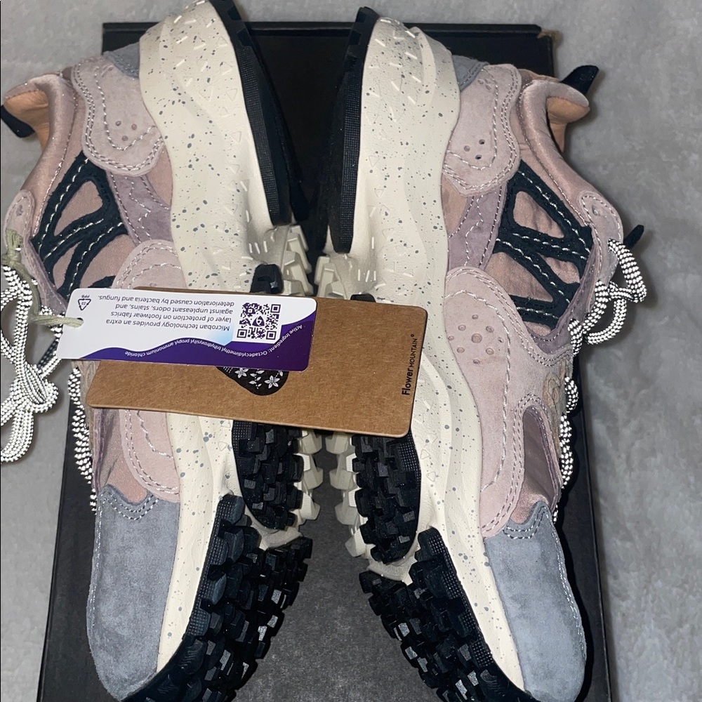 NWT Flower Mountain Solin Sneaker in Grey-Dove and Purple - Picture 15 of 16